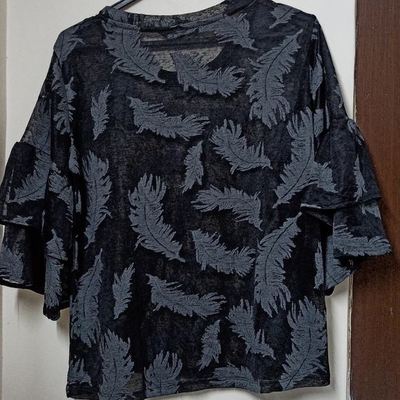 Fig Black Top - Picture 5 of 9